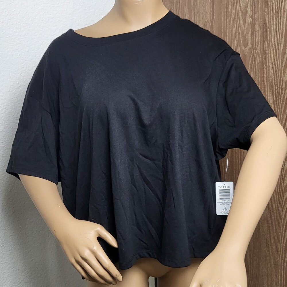 NWT Torrid brand short-sleeve black t-shirt boxy style size 2 or 2X or 18-20